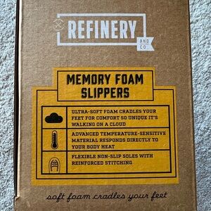 NWT Refinery Memory Foam Slippers
